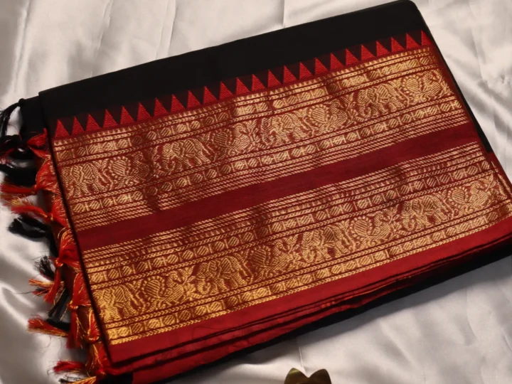 Double Border Kanchi Cotton Saree – Black & Red Gold