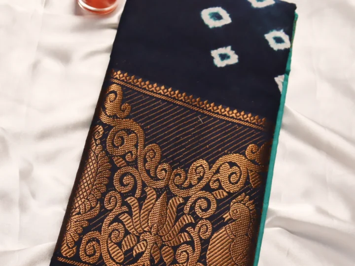 Bandhani Kanchi Cotton Bandhani Saree – Peacock Green & Navy Indigo