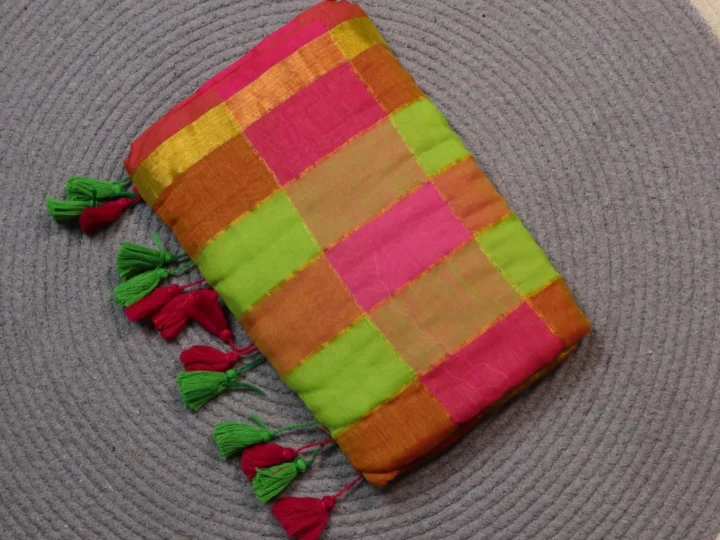 Mul Cotton Large Check Body Magenta Parrot green with Golden Zari Checks