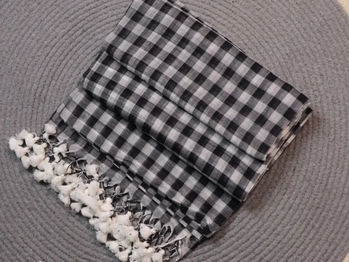 Mul Cotton Check Body Black and White